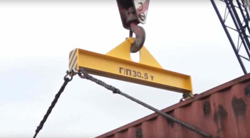 Безопасность при работе с грузовыми траверсами: правила и рекомендации