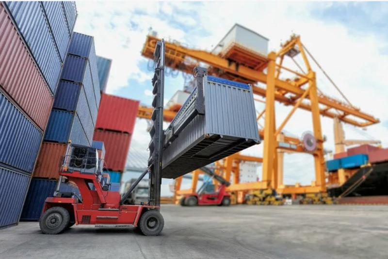 Безопасность при работе с грузоподъемной техникой